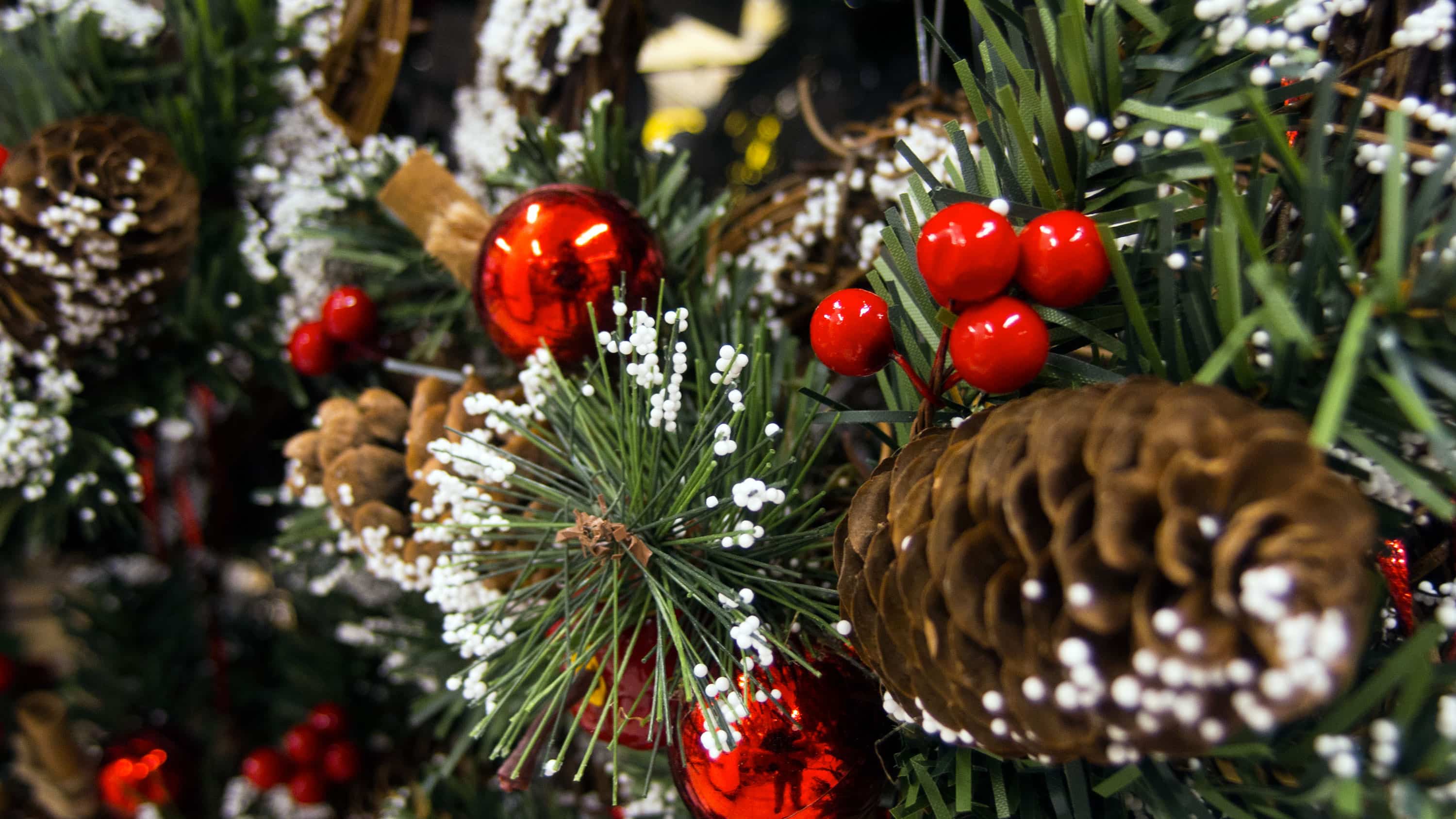Ideas y tendencias a la hora de decorar el árbol de Navidad 7