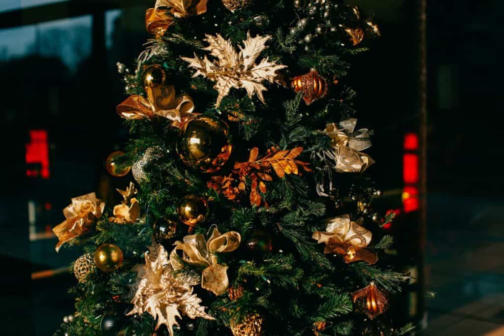 Ideas y tendencias a la hora de decorar el árbol de Navidad 2
