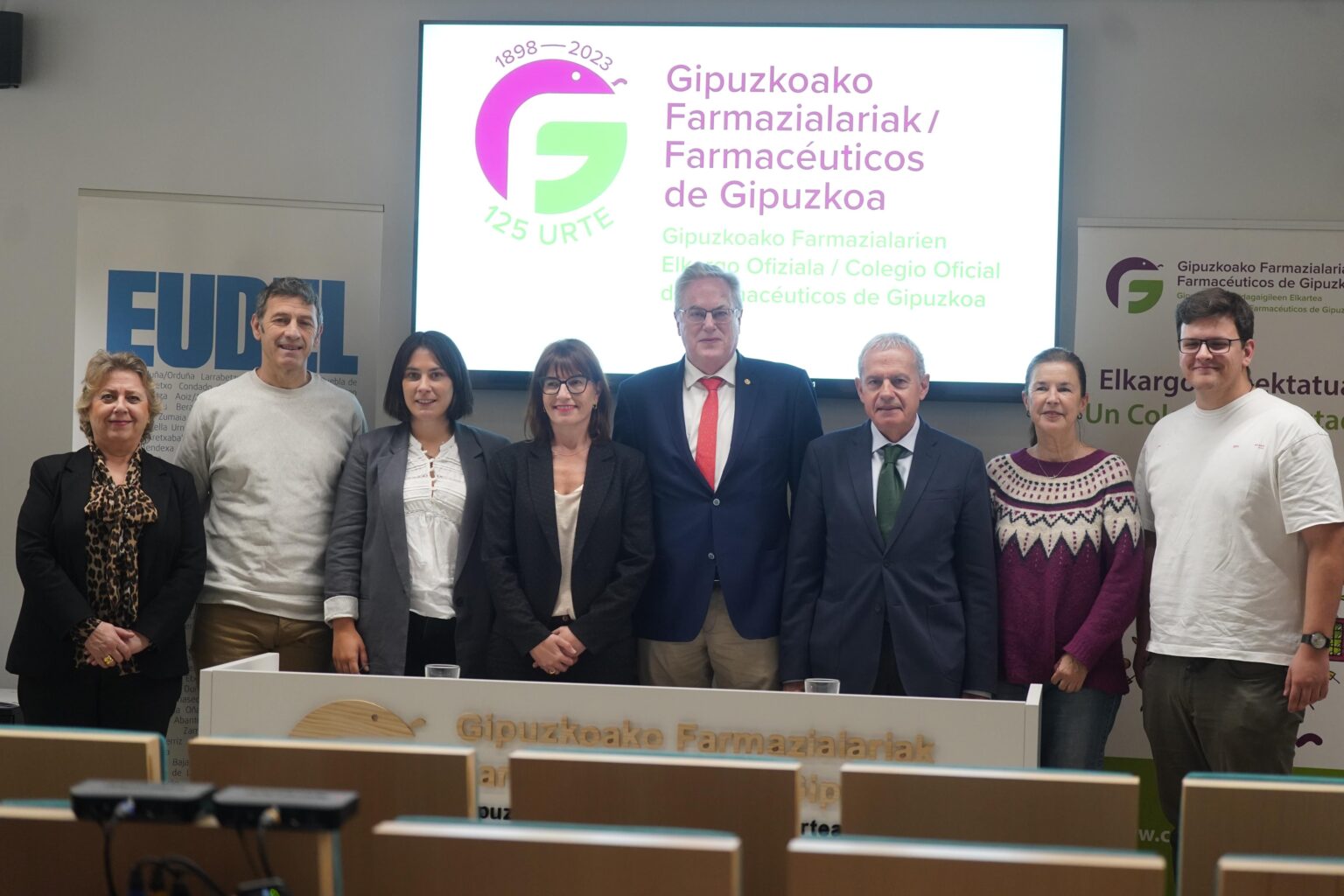 Las farmacias guipuzcoanas colaborarán con los servicios sociales de los ayuntamientos para detectar situaciones con necesidades sociosanitarias