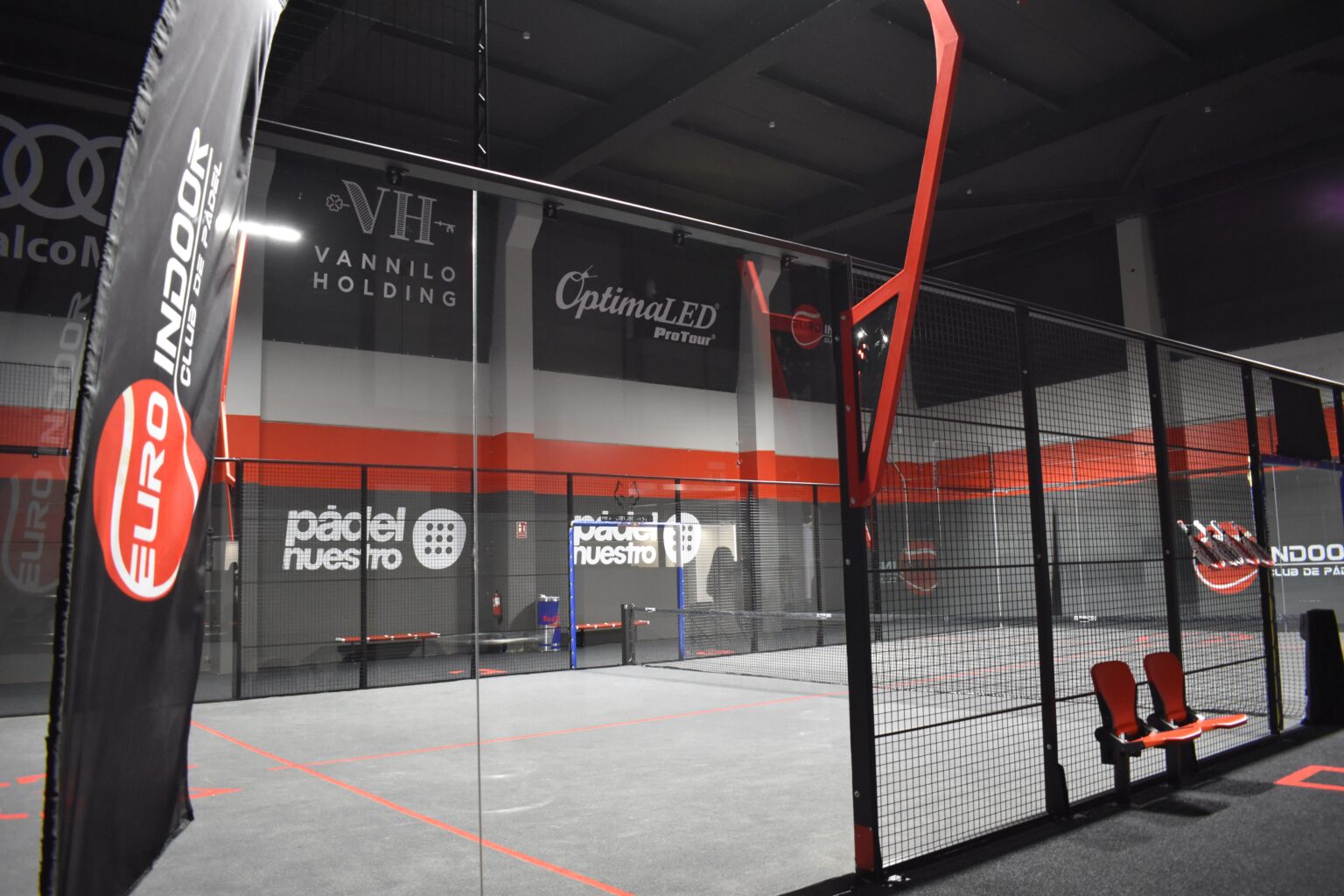 Euroindoor Alcorcón presenta la exclusiva pista 'El Lobo' de Juan Lebrón, una nueva era para el Pádel